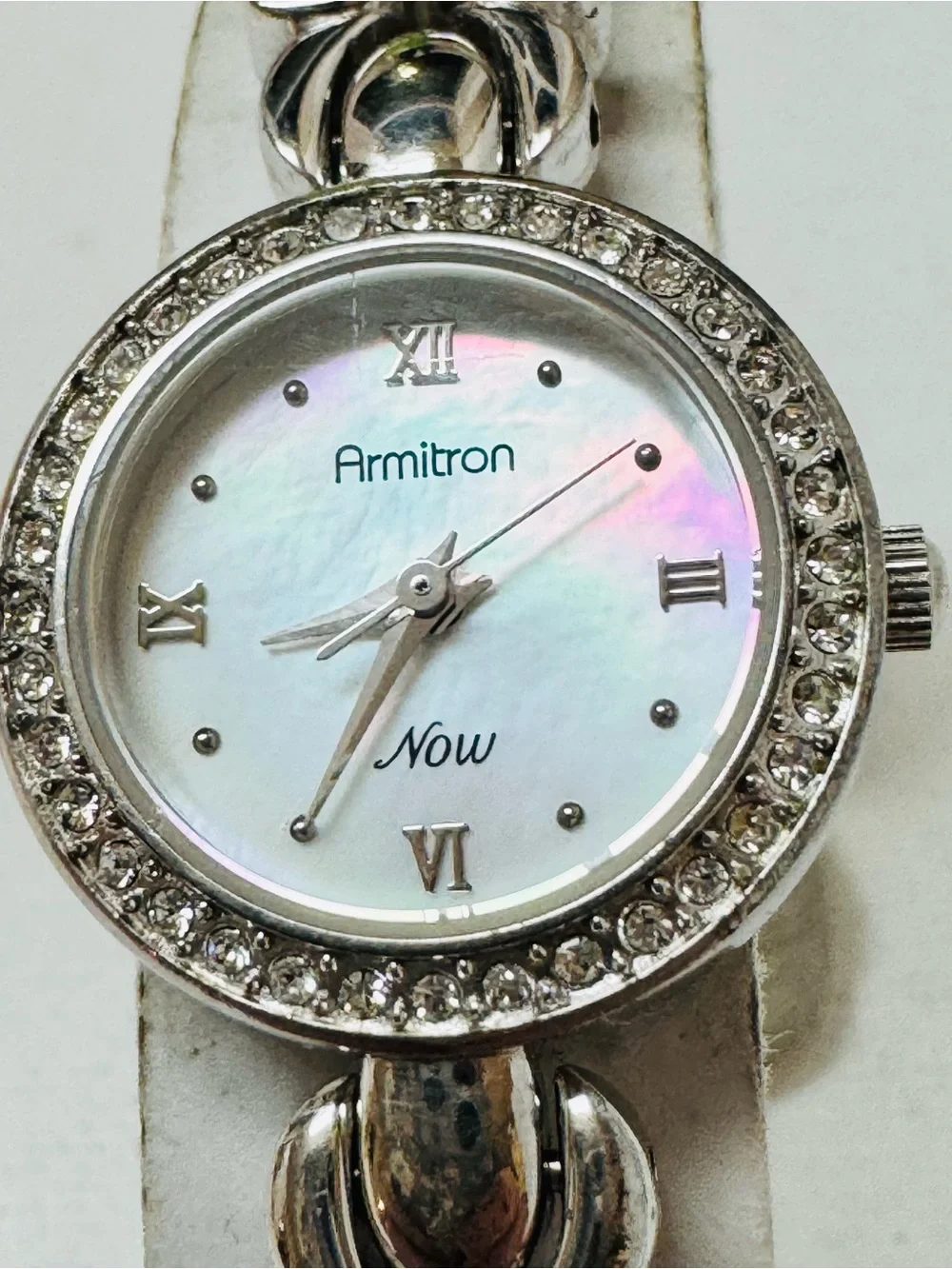Vintage Armitron Mother Of Pearl Women's Dress Bracelet Watch Silver 75/2362-3